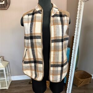 Entro • Plaid Sherpa Lined Zip Up Vest